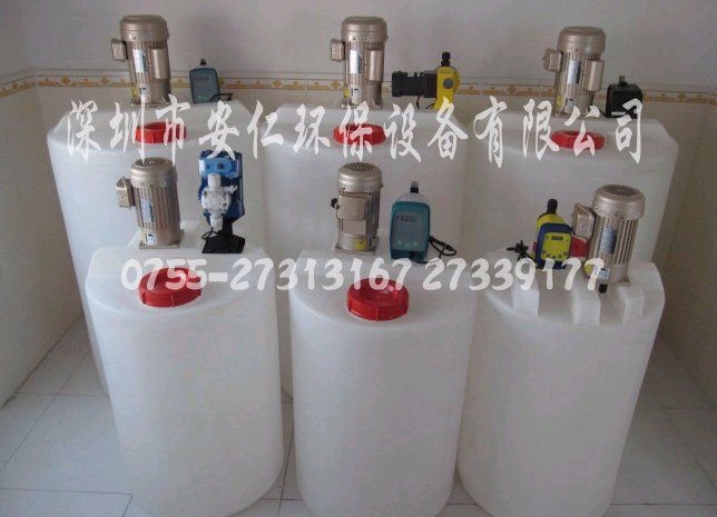 加藥裝置：攪拌機 加藥箱 計量泵
