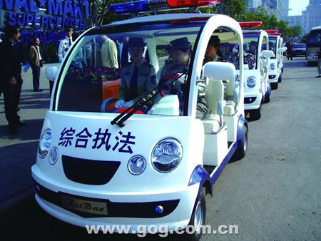 【附圖】環保執法車上崗
