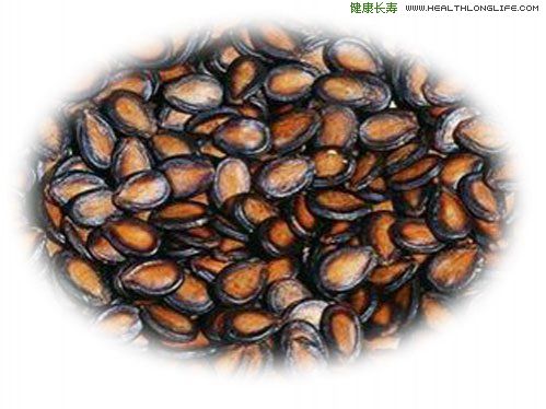 吃干燥的食物容易引起口腔潰瘍