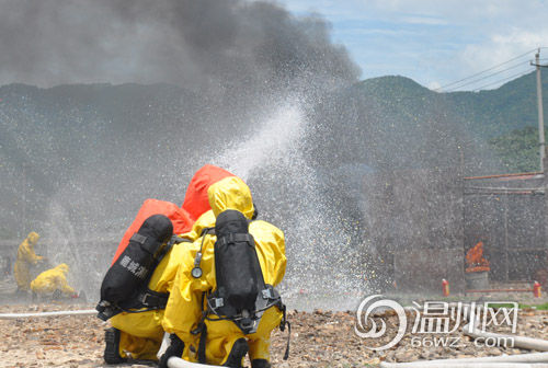 化工廠連環“爆炸”鹿城應急救援演練（圖）