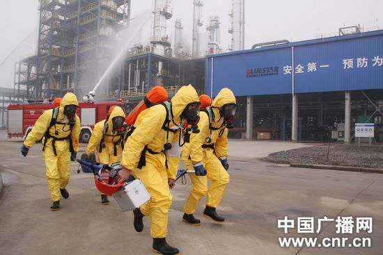 南京市舉行重大化工事故應急處置演練