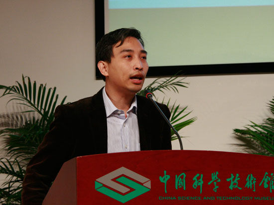 新浪網副總編輯兼新聞中心總監 周曉鵬