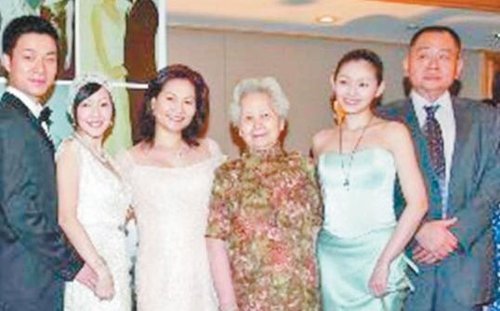 大S父親徐堅因肝癌病逝 臨終前兩姐妹侍奉左右