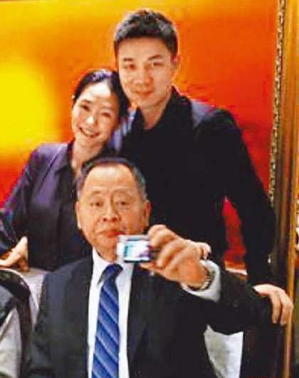 S爸肝癌病逝大小S陪伴 昔日父女溫馨合照曝光