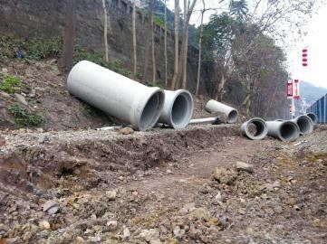 正在擴建的排污管道 