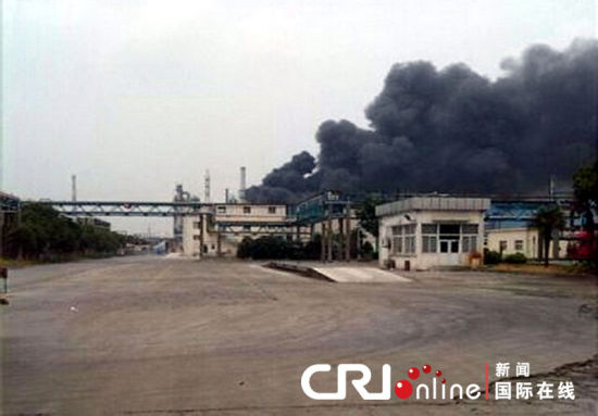 上海一化工廠發生爆燃事故暫無傷亡報告(組圖)