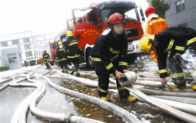 上海又見化工廠爆燃