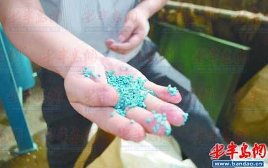 加工點刺鼻味是塑料和硫磺環保局已責令停產