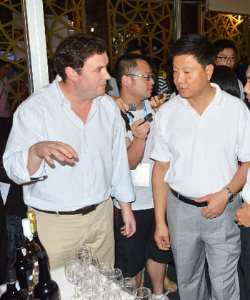 廣州國際服裝節開幕陳建華關注環保