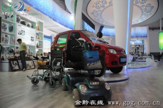 電動代步車亮相江西館節能環保、操作簡單