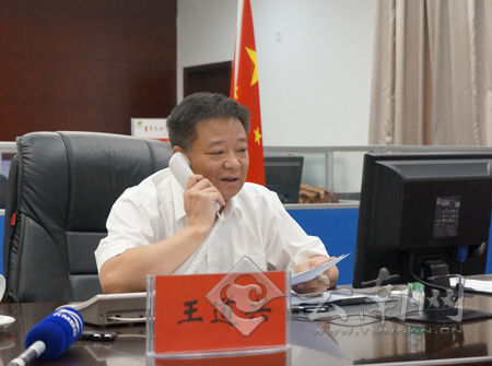 昆明副市長接聽市長熱線市民扎堆詢問昆明環保問題