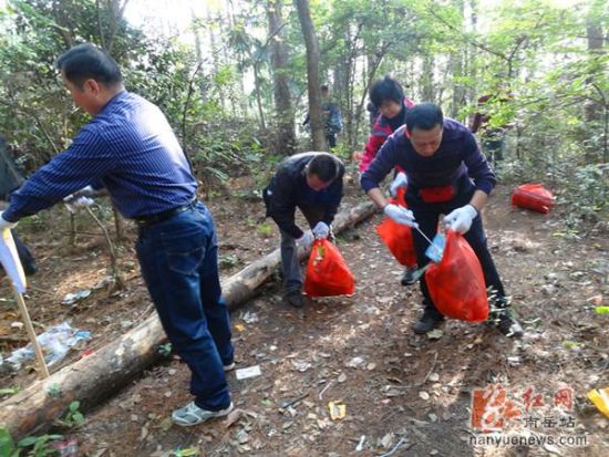 南岳區開展“愛我南岳，保護名山”綠色環保行活動