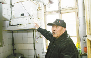 老人希望這種環保技術可以得到推廣。 本報記者 李志華 攝