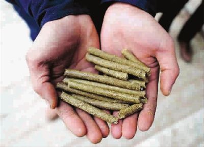 去燃煤換秸稈無煙霧又環保