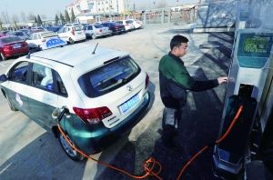 北京首個“P+R”充電場站投入運營。新華社發