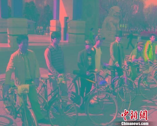 復古騎行現山西太原騎手宣稱“環保一下不會死”