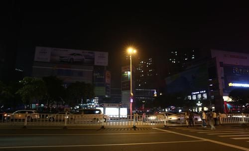 東莞:"地球一小時"關燈點蠟燭