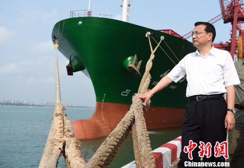 李克強了解貨物吞吐量及發展規劃等情況