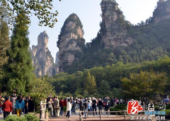 武陵源進入旅游旺季清新環保型產品占主角