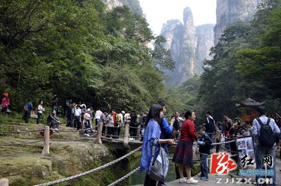 武陵源進入旅游旺季清新環保型產品占主角